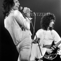 Queen 1975